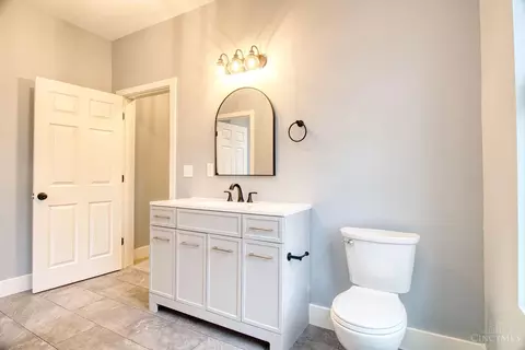 Bath - 6107 Clephane Ave, Cincinnati, OH 45227 photo 4 of 5
