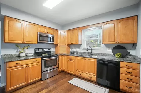 Kitchen - 1751 Forester Dr, Cincinnati, OH 45240 photo 3 of 5