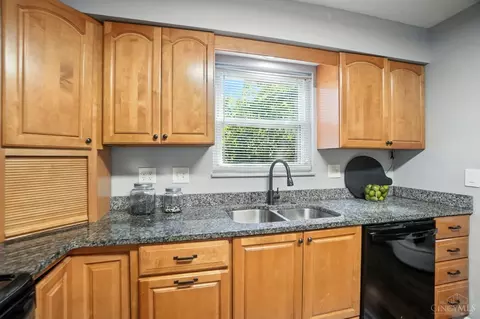 Kitchen - 1751 Forester Dr, Cincinnati, OH 45240 photo 5 of 5