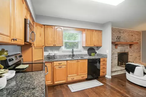 Kitchen - 1751 Forester Dr, Cincinnati, OH 45240 photo 2 of 5