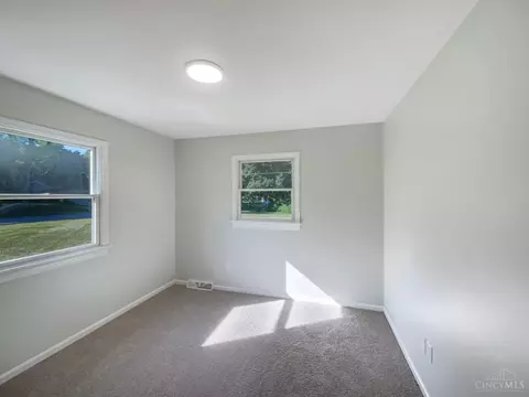Bedroom - 591 Fox Run Pl, Monroe, OH 45050 photo 5 of 8