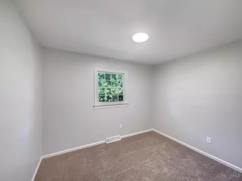 Bedroom - 591 Fox Run Pl, Monroe, OH 45050 photo 3 of 8