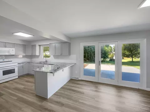 Kitchen - 591 Fox Run Pl, Monroe, OH 45050 photo 3 of 3