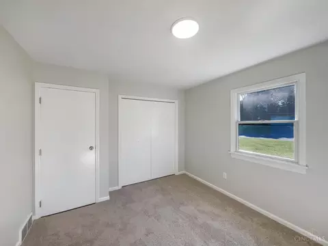 Bedroom - 591 Fox Run Pl, Monroe, OH 45050 photo 6 of 8