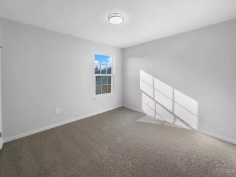 Bedroom - 3965 Applegate Ct, Amelia, OH 45102 photo 4 of 4