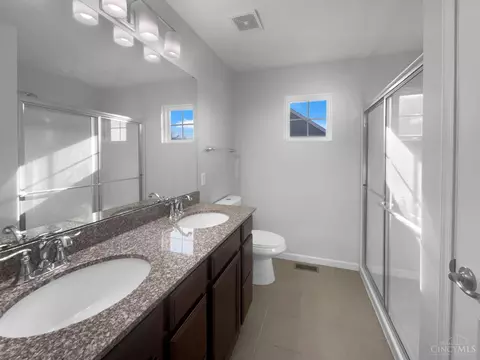 Bath - 3965 Applegate Ct, Amelia, OH 45102 photo 1 of 2