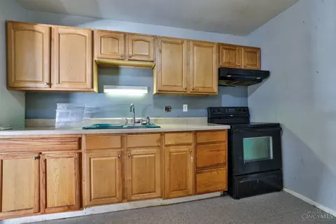 Kitchen - 5101 Winneste Ave, Cincinnati, OH 45232 photo 1 of 3
