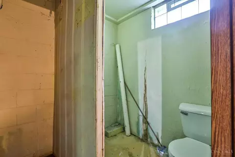 Bath - 5101 Winneste Ave, Cincinnati, OH 45232 photo 1 of 2
