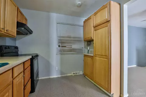 Kitchen - 5101 Winneste Ave, Cincinnati, OH 45232 photo 3 of 3