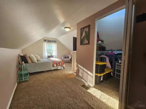 Bedroom - 5132 Juniper Ave, Cincinnati, OH 45238 photo 5 of 6