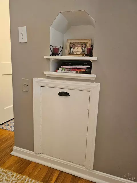 Entry Way - 5132 Juniper Ave, Cincinnati, OH 45238 photo 1 of 3