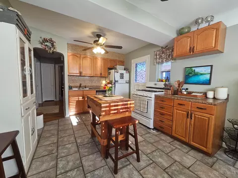 Kitchen - 5132 Juniper Ave, Cincinnati, OH 45238 photo 2 of 5