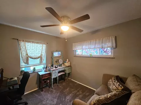 Bedroom - 5132 Juniper Ave, Cincinnati, OH 45238 photo 4 of 6