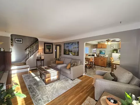Living - 5132 Juniper Ave, Cincinnati, OH 45238 photo 1 of 1