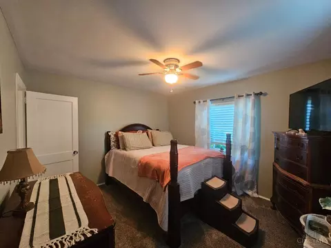 Bedroom - 5132 Juniper Ave, Cincinnati, OH 45238 photo 1 of 6