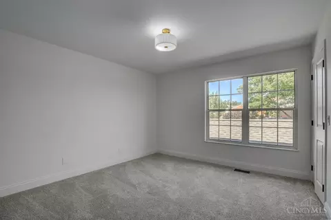 Bedroom - 3495 Forestoak Dr, Cincinnati, OH 45208 photo 2 of 3