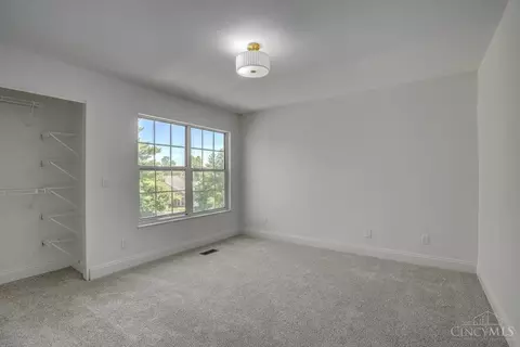 Bedroom - 3495 Forestoak Dr, Cincinnati, OH 45208 photo 3 of 3