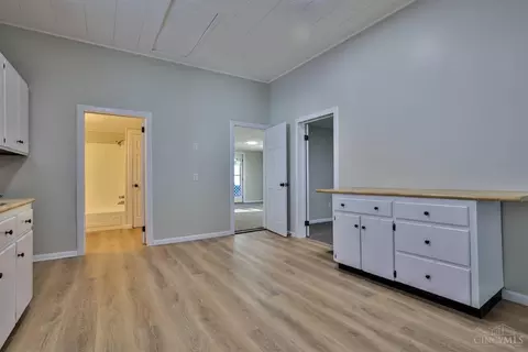 Entry Way - 105 Kater Ave, Harrison, OH 45030 photo 2 of 2