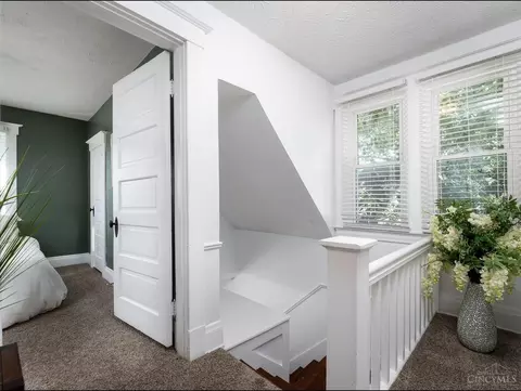 Entry Way - 6734 Roe St, Cincinnati, OH 45227 photo 2 of 3