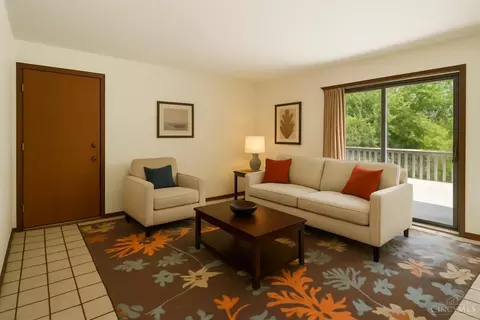 Living - 5666 Sidney Rd, Cincinnati, OH 45238 photo 4 of 6