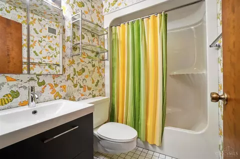 Bath - 5666 Sidney Rd, Cincinnati, OH 45238 photo 3 of 4
