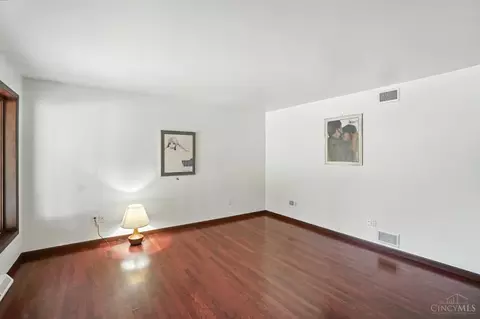 Living - 5666 Sidney Rd, Cincinnati, OH 45238 photo 5 of 6