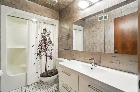 Bath - 5666 Sidney Rd, Cincinnati, OH 45238 photo 2 of 4