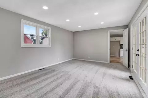 Living - 4576 Bells Ln, Cincinnati, OH 45244 photo 7 of 7