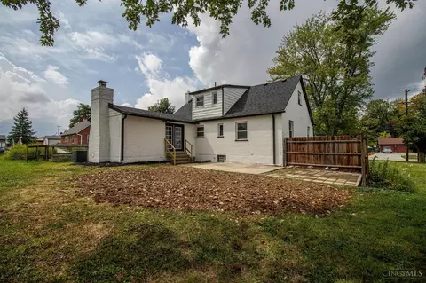 Exterior - 4576 Bells Ln, Cincinnati, OH 45244 photo 3 of 4