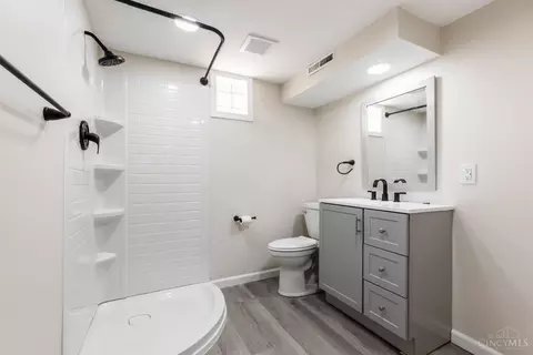 Bath - 2524 Ardmore Ave, Golf Manor, OH 45237 photo 2 of 2