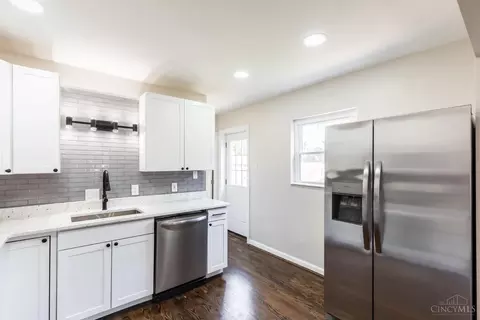 Kitchen - 2524 Ardmore Ave, Golf Manor, OH 45237 photo 3 of 3
