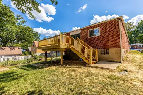 Exterior - 2524 Ardmore Ave, Golf Manor, OH 45237 photo 7 of 9