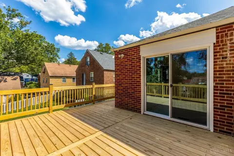 Exterior - 2524 Ardmore Ave, Golf Manor, OH 45237 photo 6 of 9