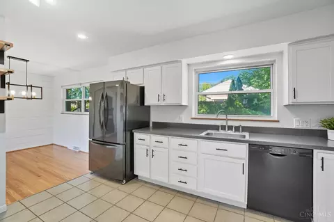 Kitchen - 4 Handel Ln, Greenhills, OH 45218 photo 1 of 3