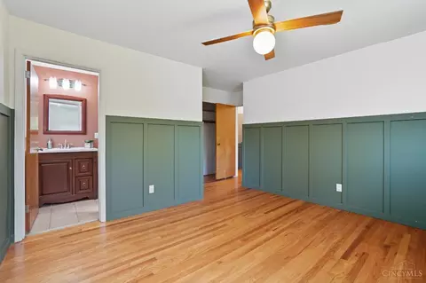 Bedroom - 4 Handel Ln, Greenhills, OH 45218 photo 3 of 9