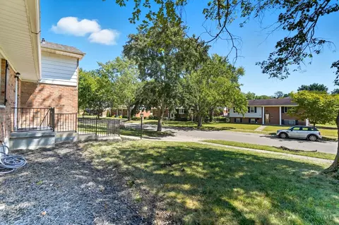 Exterior - 4 Handel Ln, Greenhills, OH 45218 photo 5 of 13