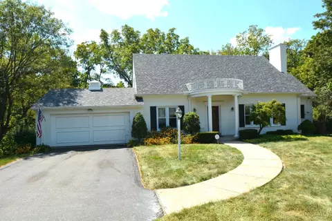 8800 Sandymar Dr, Cincinnati, OH 45242