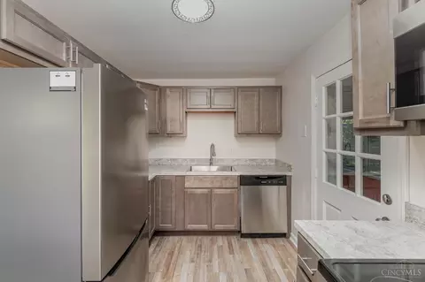 Kitchen - 1337 Shepherd Ln, Lincoln Heights, OH 45215 photo 2 of 4