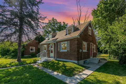 Exterior - 1337 Shepherd Ln, Lincoln Heights, OH 45215 photo 2 of 12