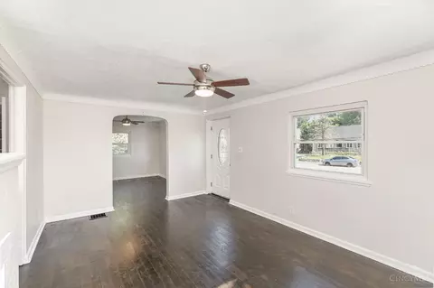 Living - 1337 Shepherd Ln, Lincoln Heights, OH 45215 photo 2 of 7