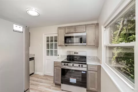 Kitchen - 1337 Shepherd Ln, Lincoln Heights, OH 45215 photo 1 of 4