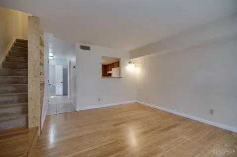 Living - 42 Apple Ln, Cincinnati, OH 45255 photo 3 of 4