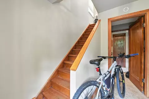Entry Way - 3032 Junietta Ave, Cincinnati, OH 45211 photo 3 of 3