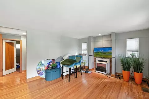 Living - 3032 Junietta Ave, Cincinnati, OH 45211 photo 1 of 3