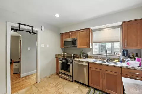 Kitchen - 3032 Junietta Ave, Cincinnati, OH 45211 photo 5 of 5