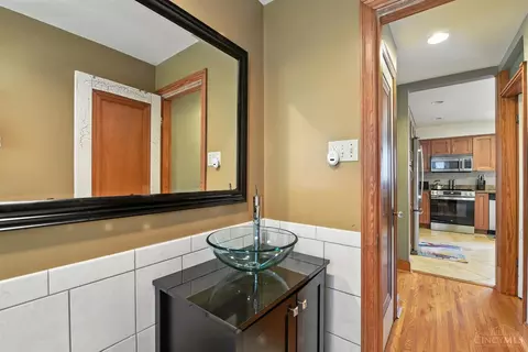 Entry Way - 3032 Junietta Ave, Cincinnati, OH 45211 photo 2 of 3