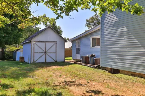 304 Cherry St, Blanchester, OH 45107 photo 7