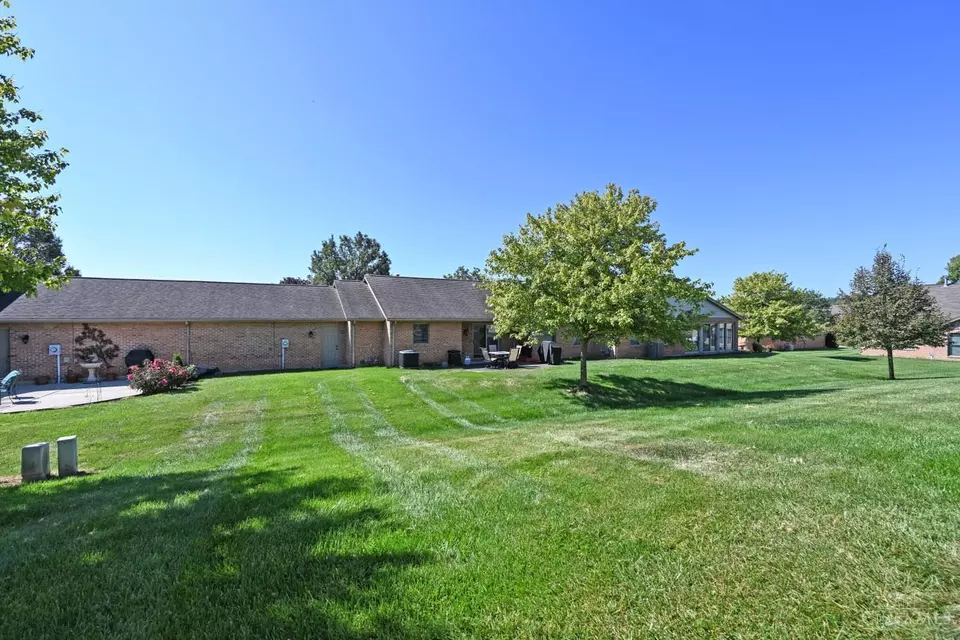 Exterior - 1190 Stephanie Dr, Hamilton, OH 45013 photo 8 of 9
