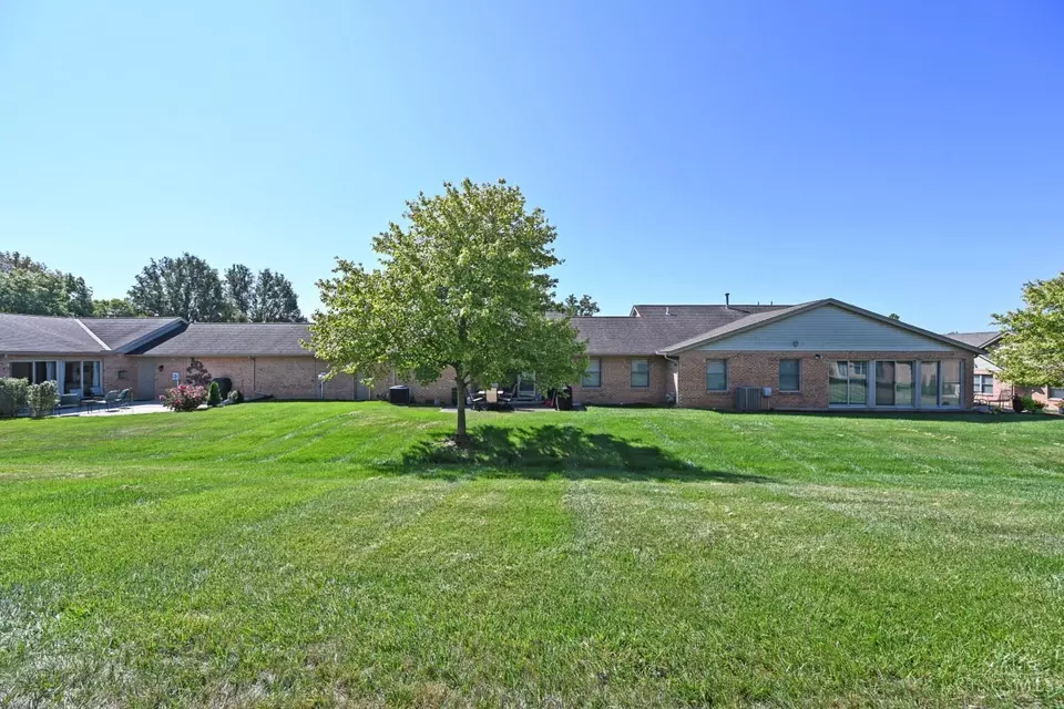 Exterior - 1190 Stephanie Dr, Hamilton, OH 45013 photo 7 of 9