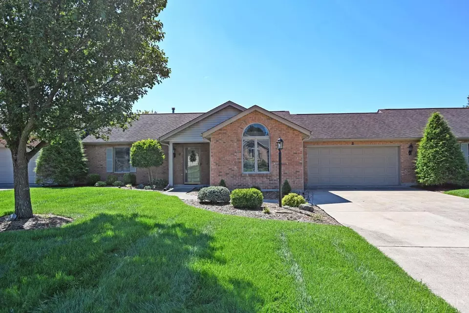 Exterior - 1190 Stephanie Dr, Hamilton, OH 45013 photo 1 of 9